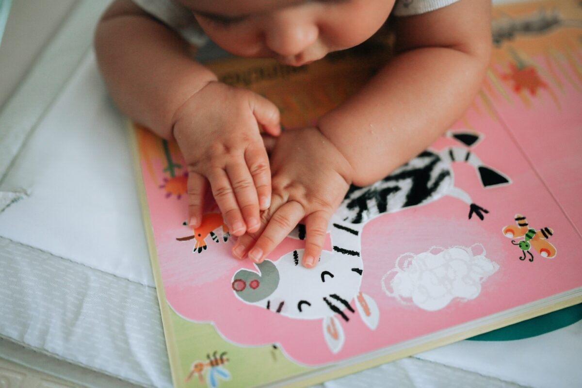 baby reading